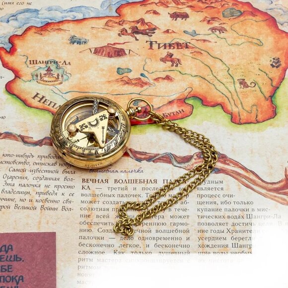 Brass Sundial Compass with Push Button 2" Diameter Free Gift Compass Keychain - Picture 3 of 4